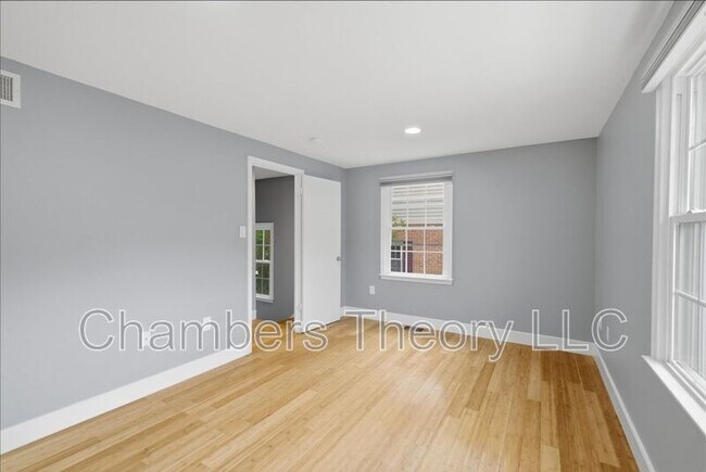 Building Photo - 5713 Independence Cir