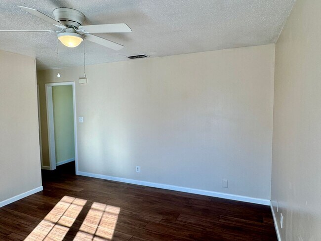 Building Photo - Adorable 3-bedroom!!