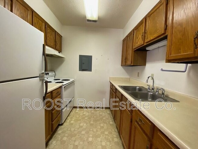 Building Photo - 5 N Chillicothe St