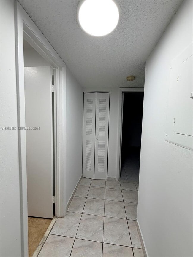 Building Photo - 927 NE 199th St