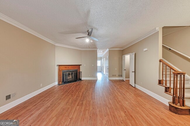 Building Photo - 260 Manning Rd SW