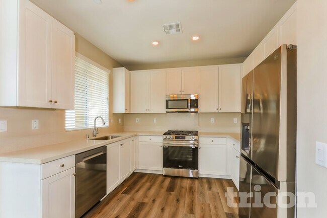 Building Photo - 28097 Cookhouse Ln