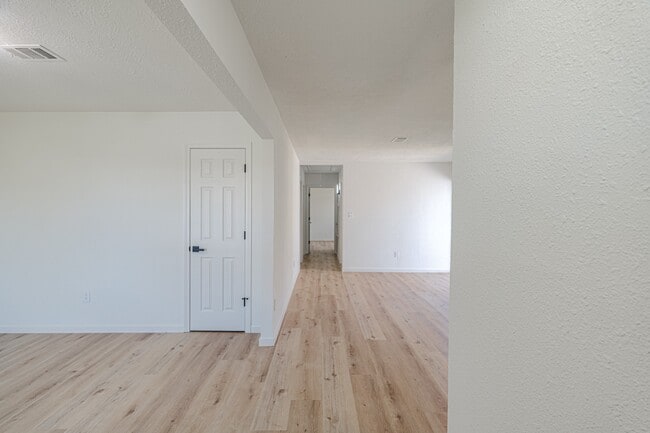 Building Photo - 3538 Cork Dr