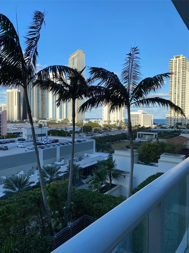 Building Photo - 300 Sunny Isles Blvd