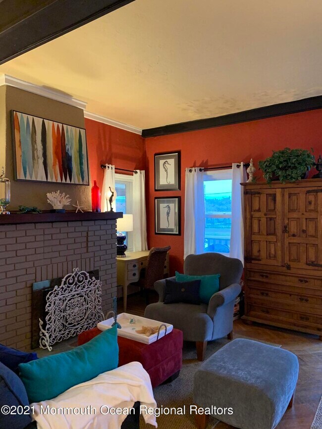 Building Photo - 33 Broadway