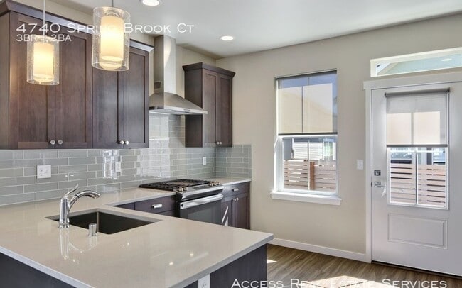 Building Photo - 4740 Spring Brook Ct