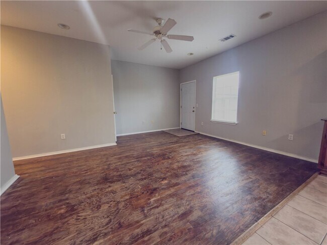 Building Photo - 3207 SW Amberwood Ave