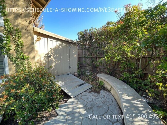 Building Photo - 40659 Kona Ct