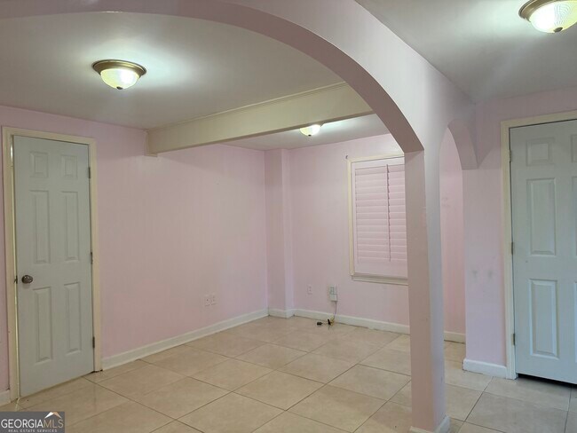 Building Photo - 981 Woodward Park Dr