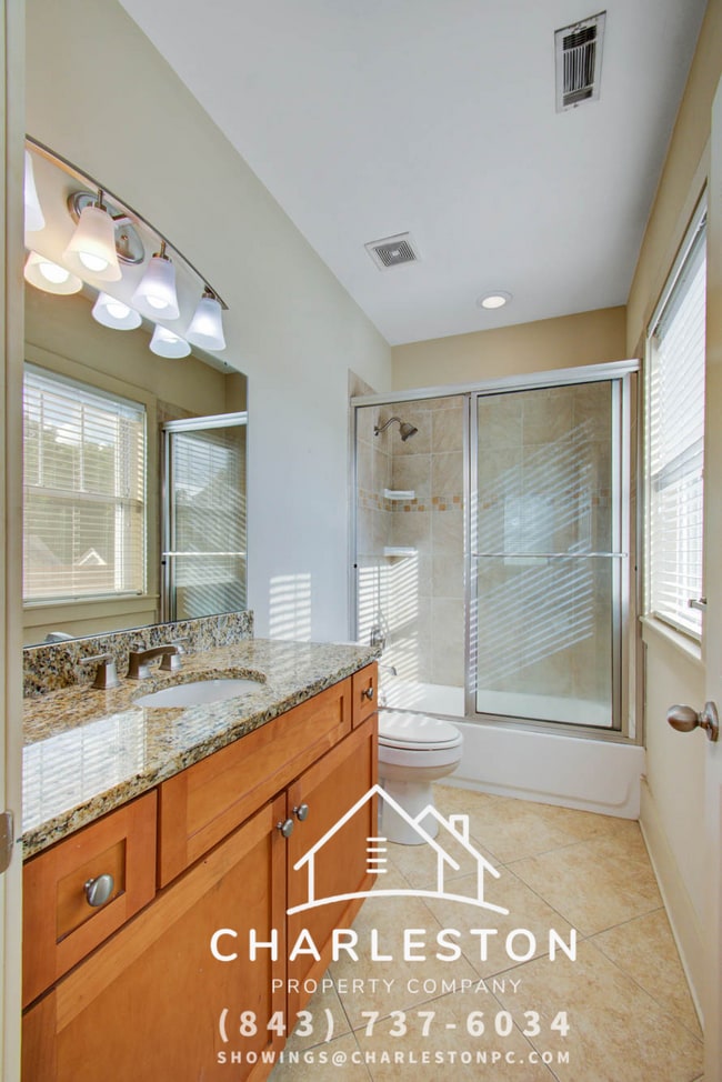 Building Photo - 455 Race St