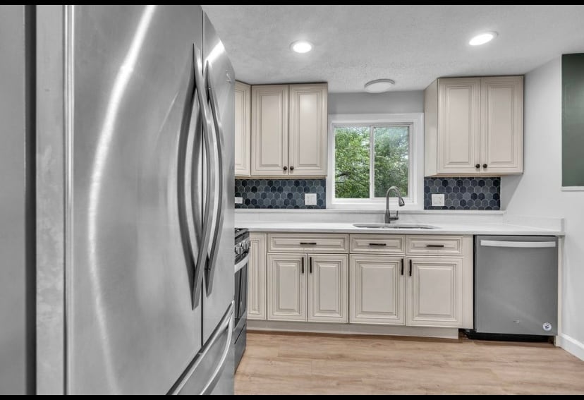 Building Photo - 1549 Revere Cir