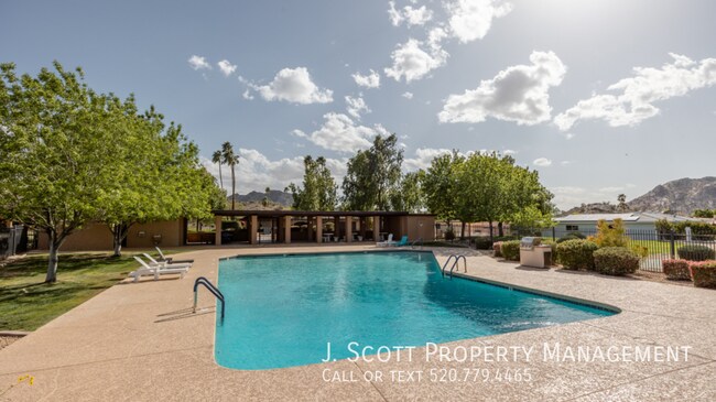 Building Photo - 9059 N Arroya Vista Dr