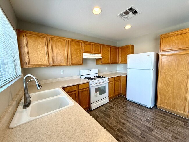 Building Photo - 5712 Viberti Ct