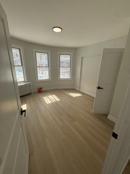 Building Photo - 575 13th Ave