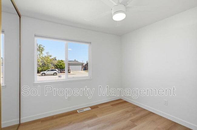 Building Photo - 905 Pellegrini St