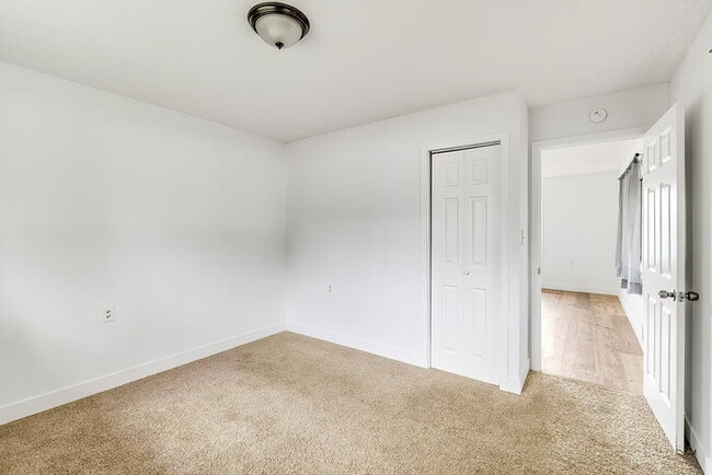 Building Photo - 2030 Ocean Beach Pl