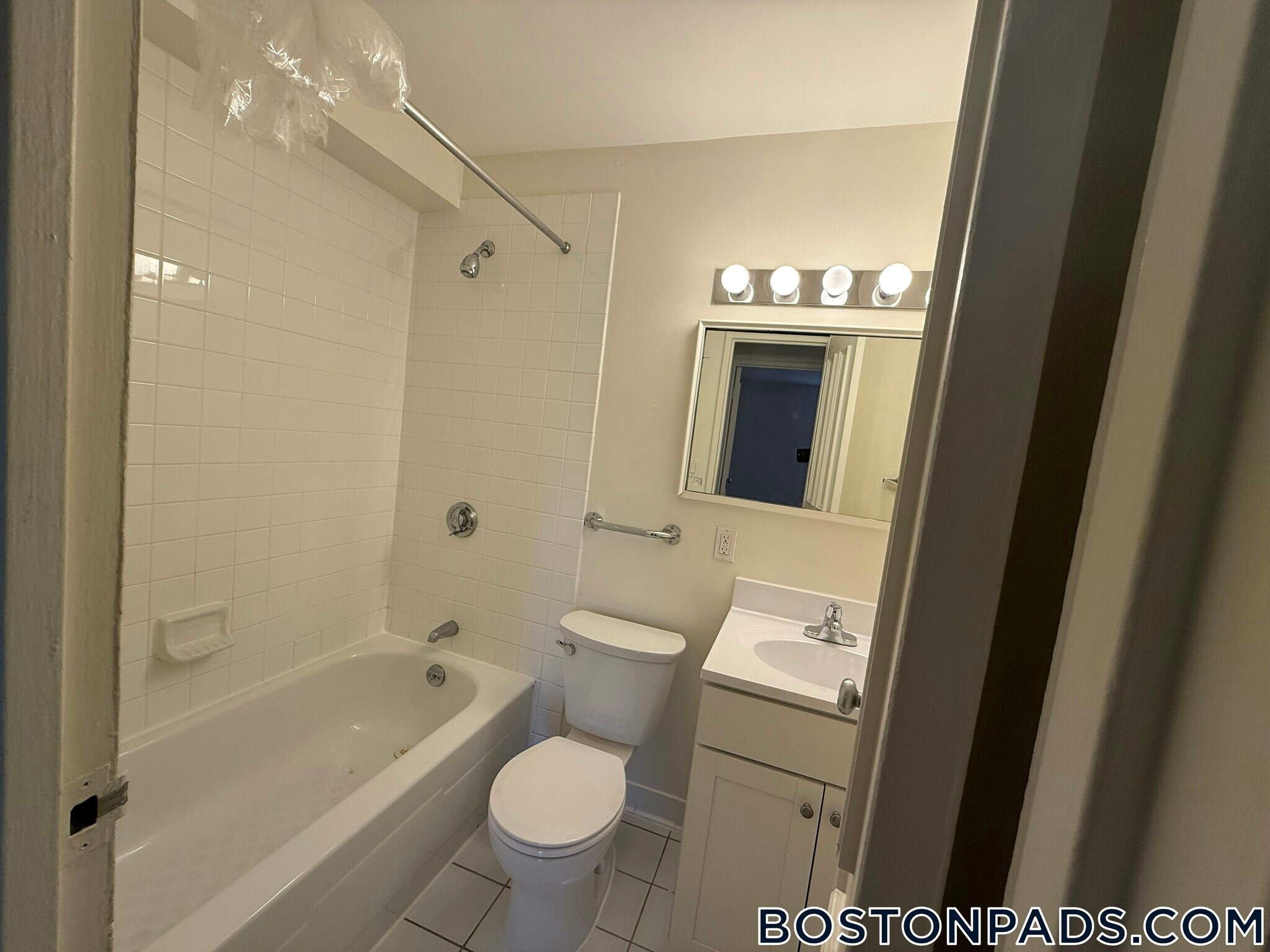 Building Photo - 185 Freeman St