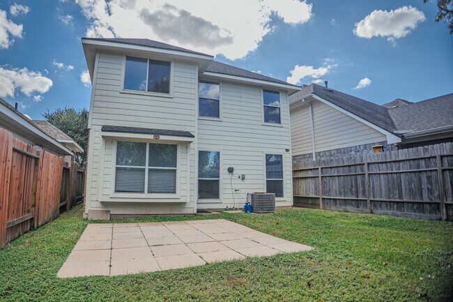 Building Photo - 19334 Strathmore Pl Ln