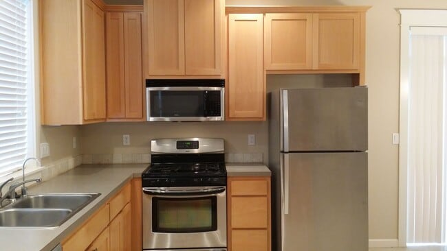 Building Photo - 3-Bedroom Single-Level House in Hubbard
