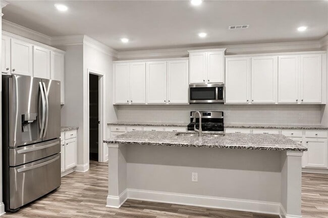 Building Photo - 4462 Silver Oak Dr SW