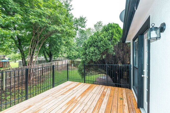 Building Photo - Newly Renovated 4 Bed / 3.5 Bath in Tulsa ...