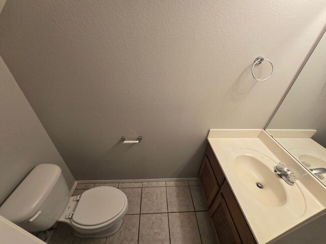 Building Photo - 2 Bedroom/2.5 Bathroom Townhome in Chandler