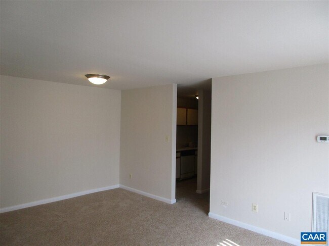 Building Photo - 820 Runnel Ct