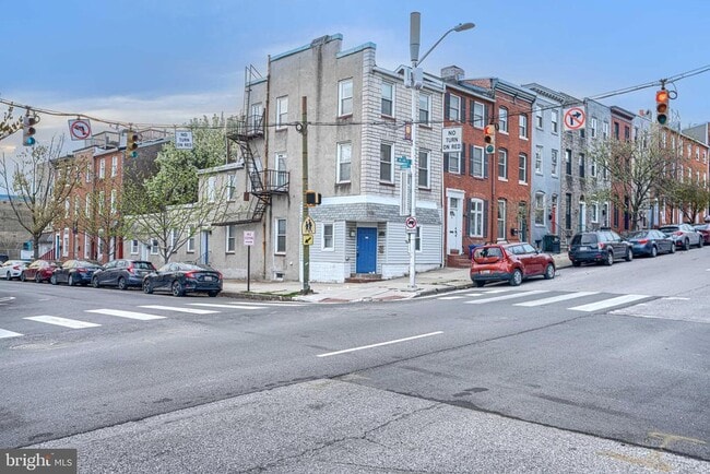 Building Photo - 250 S Washington St