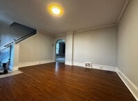 Building Photo - Available soon! 4 Bed 1.5 Bath Single family home!