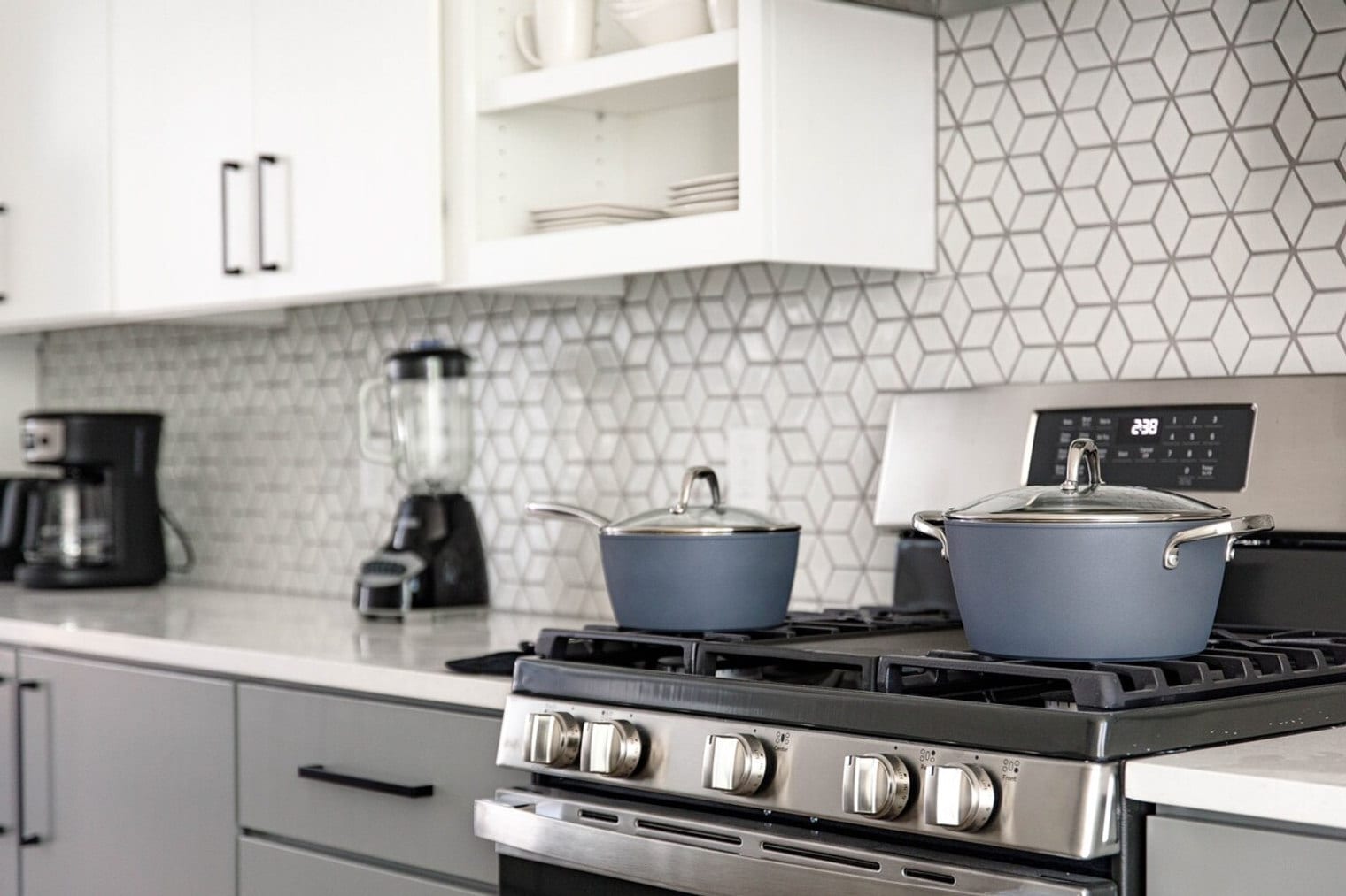 Building Photo - 305 NE B St