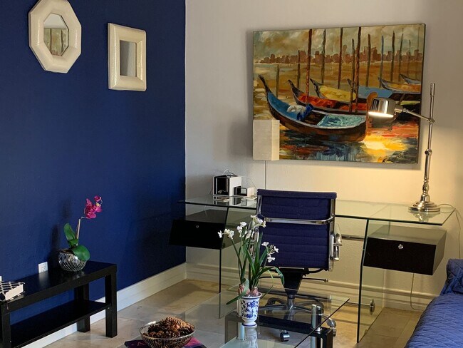 Building Photo - Meridian-FURNISHED 2 BDR /2 BATH + Den Lux...