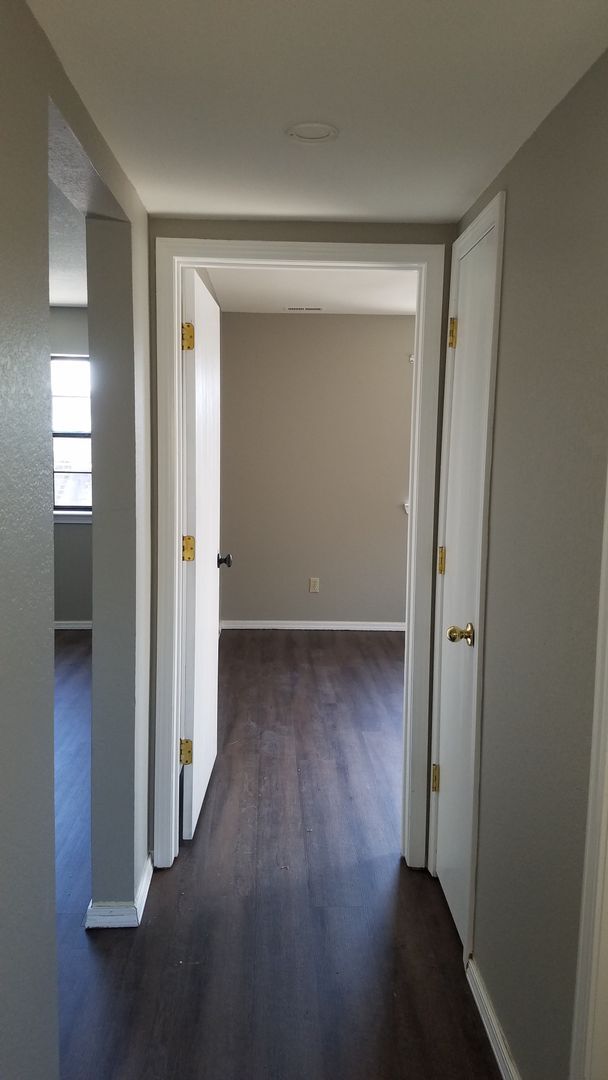 Building Photo - OK 1107-18