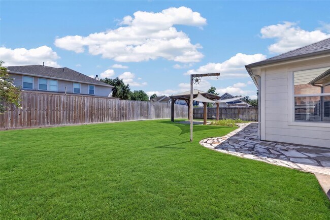 Building Photo - 18211 Doral Rock Ct