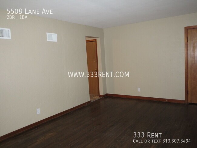 Building Photo - Lovely 2 bed 1 bath home ready to be moved...