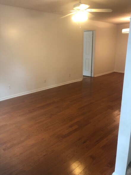 Building Photo - 50 Marshland Rd