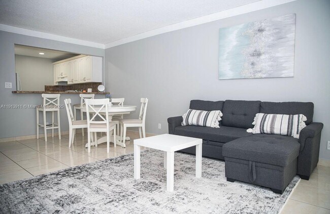 Primary Photo - 3101 N Country Club Dr