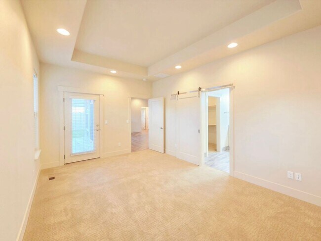 Building Photo - 1704/1706 Danny Boy Ln. Duplex