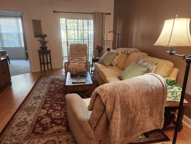 Building Photo - 943 Algonquin Dr