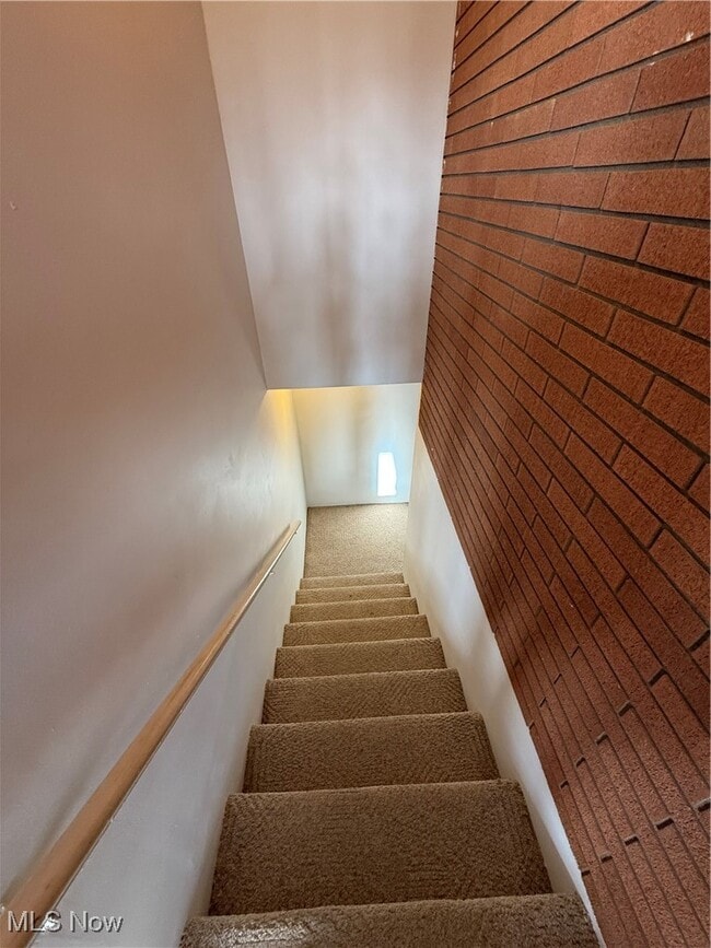 Building Photo - 964 Country Club Dr