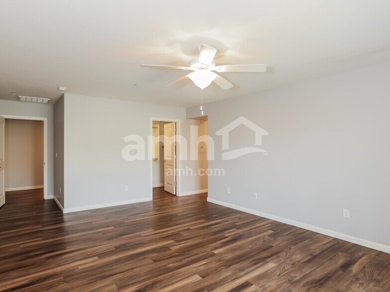 Building Photo - 20709 W Stone Hill Rd