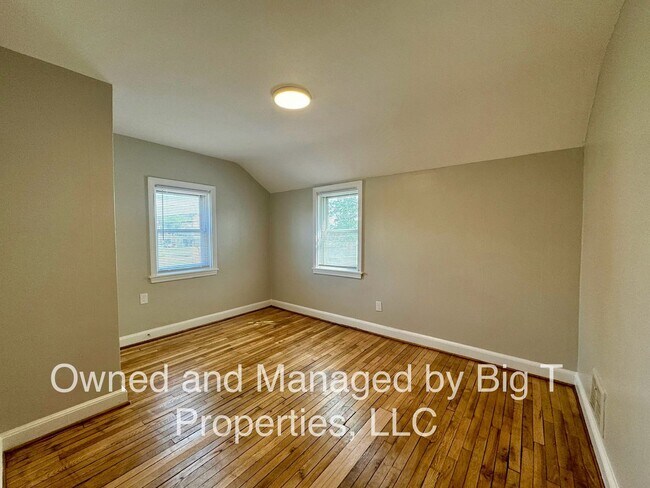Building Photo - 98 Garfield Ave