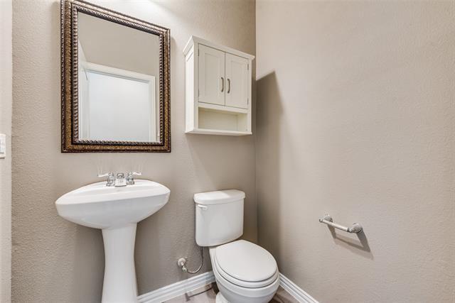 Building Photo - 6205 Roaring Creek