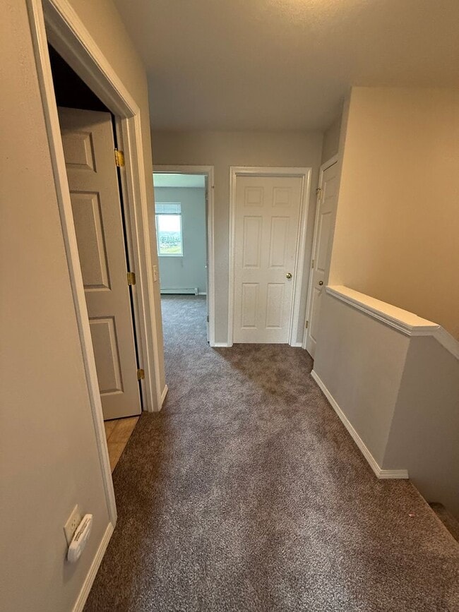 Building Photo - 1033 N River Rock Dr