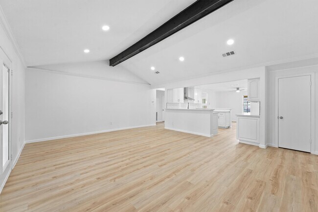 Building Photo - 406 Riverbend St