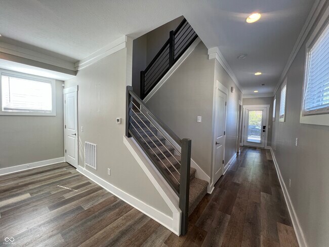 Building Photo - 4077 Rookwood Ave