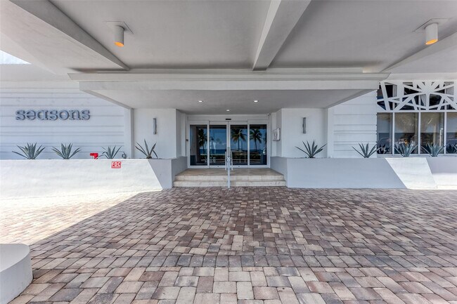 Building Photo - 209 N Fort Lauderdale Beach Blvd