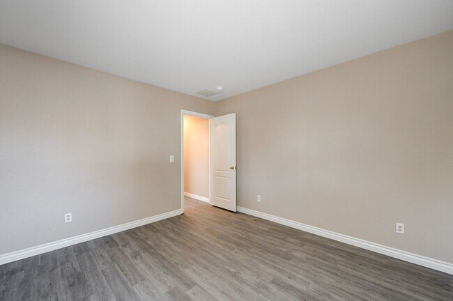 Building Photo - Single Family Home in N Las Vegas Aliante Area