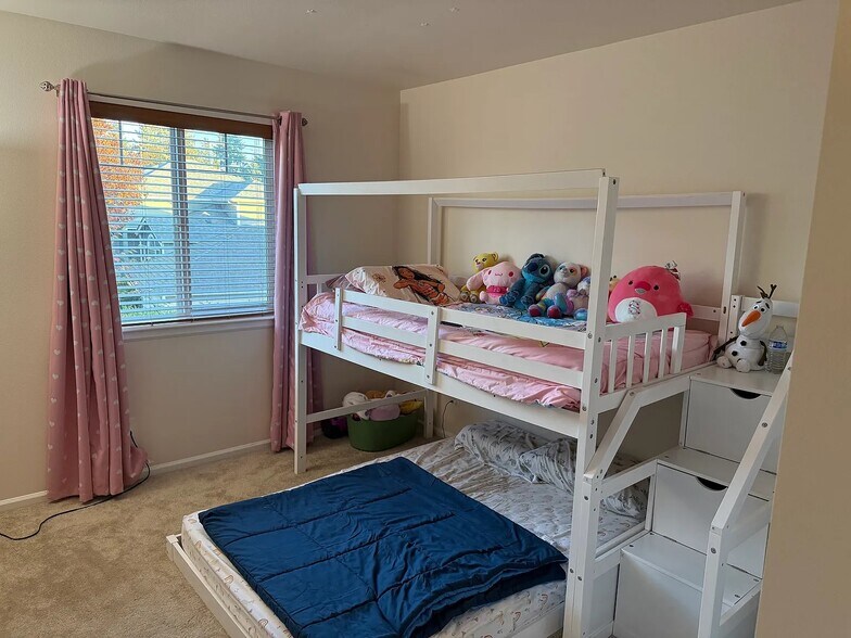 Building Photo - 13243 124th Ct NE