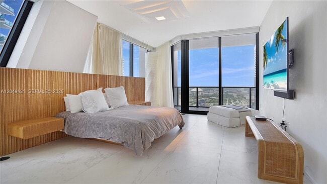 Building Photo - 1000 Biscayne Blvd