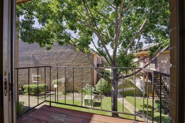 Building Photo - 12955 Woodforest Blvd